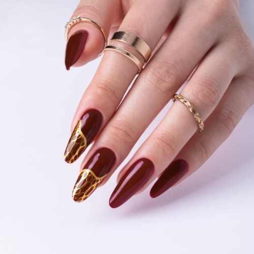 molly-nails-41-naklejka-snake-skin-zlota-1.webp