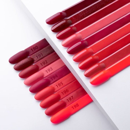 MOLLYNAILS-HEART--KISSES (2).webp